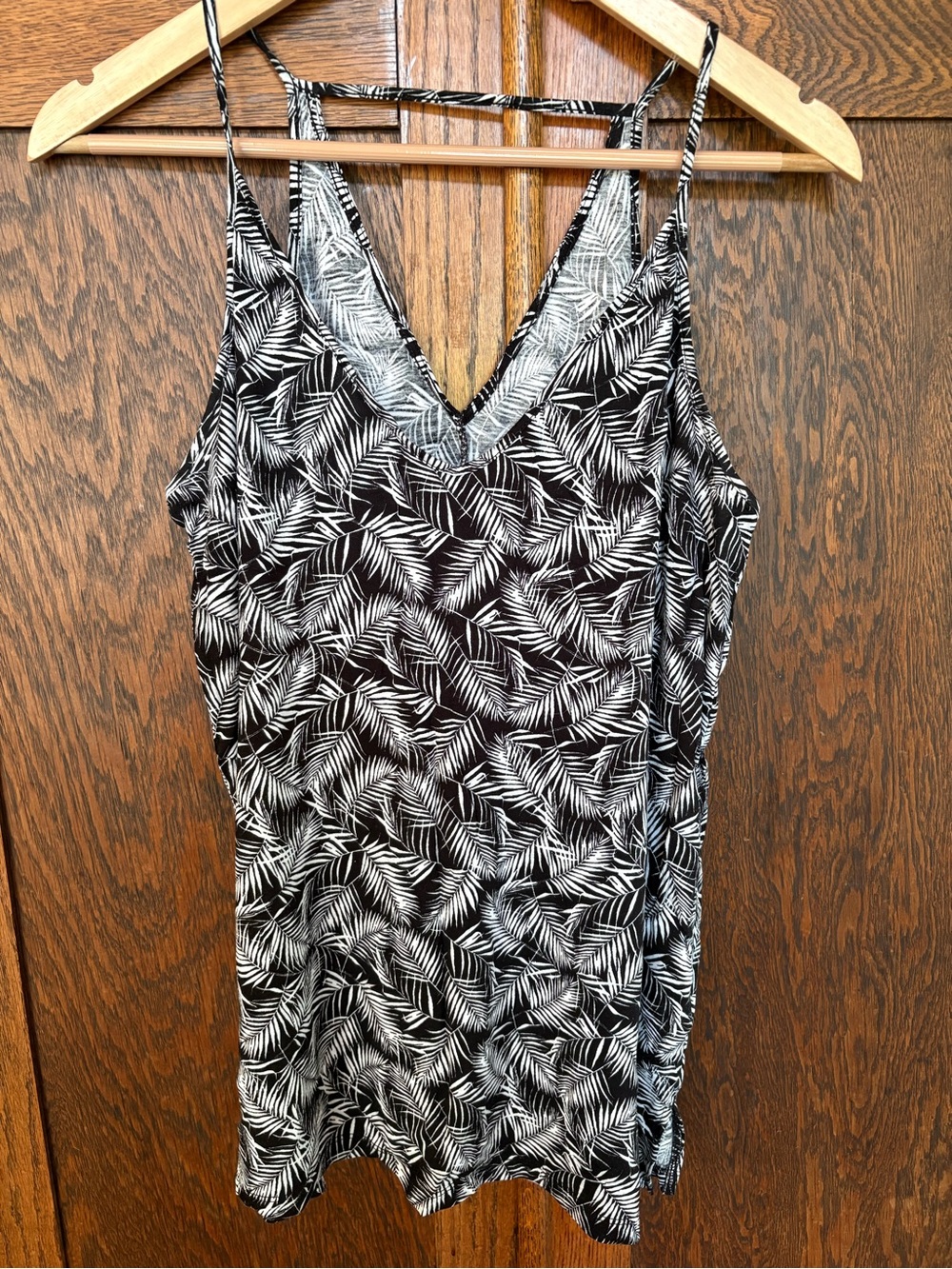 Old Navy Black and White Palm-Print V-Neck Cami Tank Large
